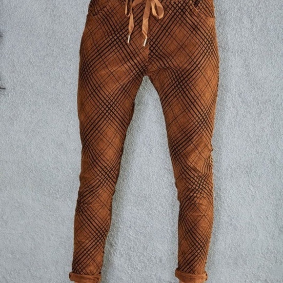 NWT, Black/Brown Italian Baby Corduroy Joggers by Venti6, size M - Picture 1 of 3
